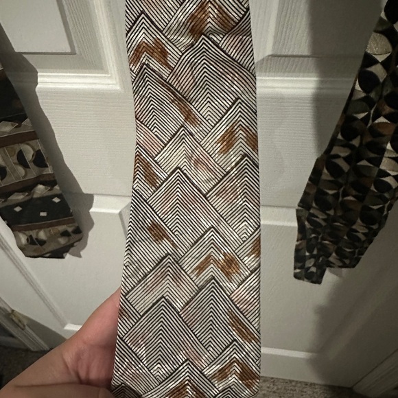 Geometric Patterned Ties 100% Silk Made in Italy - Set of 3 - Picture 3 of 7